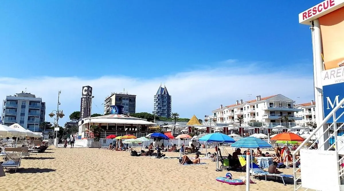 Enchanting Villa Allegra With Pool 0*, Lido di Jesolo Italia